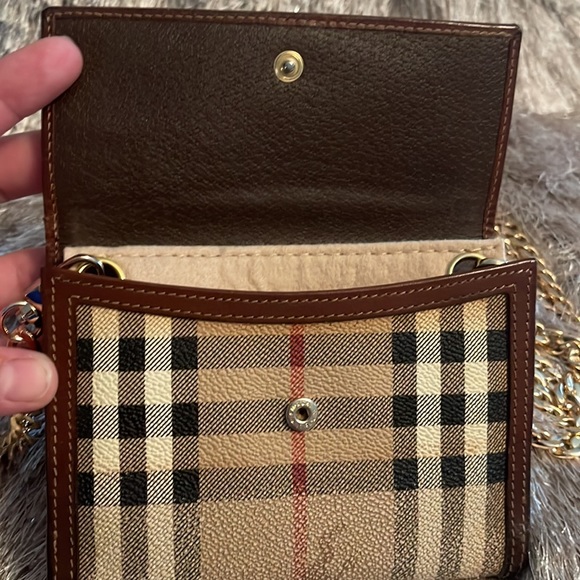 💯authentic EUC Burberry trifold wallet on a chain - Picture 8 of 16